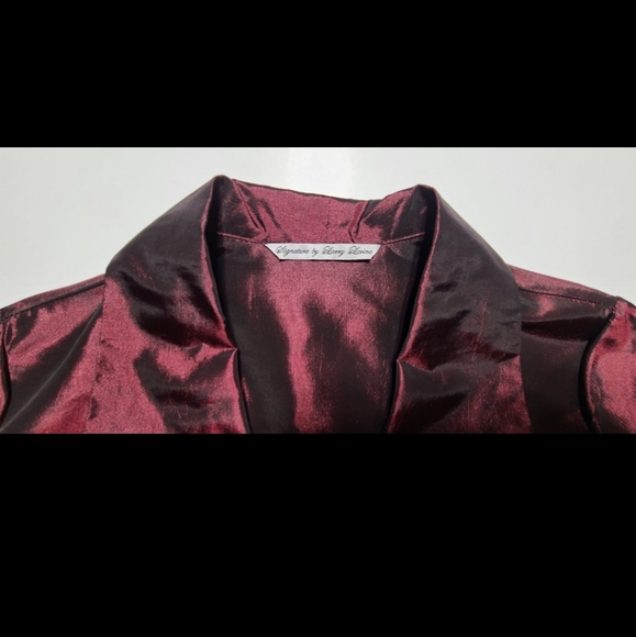 Signature by Larry Levine Formal Blouse Top Burgundy Size Medium NWT - Picture 5 of 11